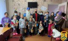 Міський голова Олег Демченко разом з делегацією посадовців та Святим Миколаєм привітали дітей
