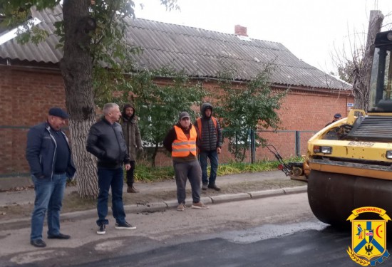 20 жовтня 2022 року міський голова Олег Демченко перевірив стан якості та об’єми виконаних робіт ремонту дорожнього покриття по вулиці Шовковична