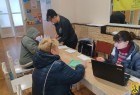 27-28 жовтня 2022 року з 9.00 до 15.00 години у Первомайську працюють додаткові пункти видачі гуманітарної допомоги для категорії громадян віком від 65 до 69 років