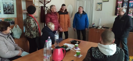 25 листопада 2022 року міський голова Олег Демченко разом зі своїм заступником Володимиром Рябченком перевірили роботу «пункту незламності» 25 листопада 2022 року міський голова Олег Демченко разом зі своїм заступником Володимиром Рябченком перевірили роботу «пункту незламності»