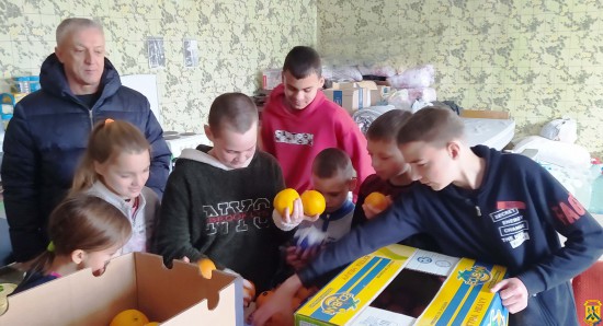Міський голова Олег Демченко відвідав сім’ї внутрішньо переміщених осіб Міський голова Олег Демченко відвідав сім’ї внутрішньо переміщених осіб