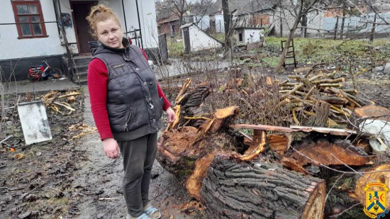 ПАРК МОЛОДІЖНИЙ, АБО СУМНІВНІ ФЕЙКИ ПРО ВЛАДУ 