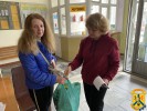 У приміщенні Первомайської міської ради не припиняється видача гуманітарної допомоги для внутрішньо переміщених осіб