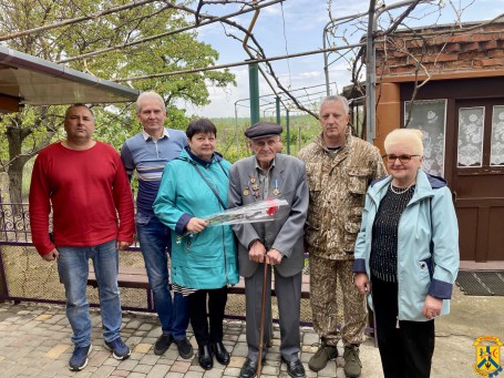 Міський голова Олег Демченко завітав додому до ветеранів