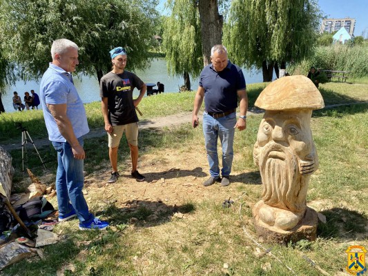 Міський голова Олег Демченко відвідав мікрорайон «Фрегат» та центральний пляж «Райдуга» Міський голова Олег Демченко відвідав мікрорайон «Фрегат» та центральний пляж «Райдуга»