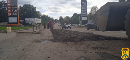 У Первомайську продовжується ямковий ремонт доріг У Первомайську продовжується ямковий ремонт доріг