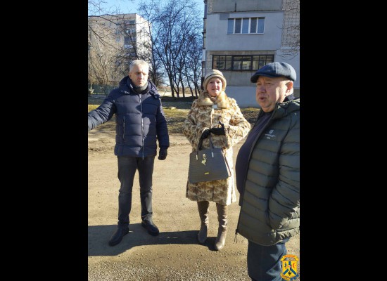 Проінспектували спортивний майданчик Проінспектували спортивний майданчик