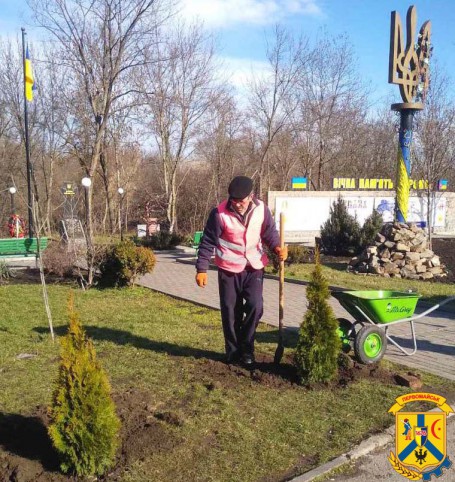 Комунальники  продовжують прибирання вулиці  8 ПДД,  вулиці  Гвардійської  та  вулиці  Київської.