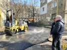 20 березня 2023 року Очільник громади спільно із підрядником ФОП «Саакян» проінспектували проведення робіт із поточного ремонту внутрішньоквартальних проїздів по вулицях В. Жуковського, В. Молокова, Гвардійській та Одеській. 