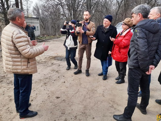 21 березня 2023 року Міський голова провів брифінг із місцевими журналістами інтернет-видань та друкованих ЗМІ, з метою формування і підтримки позитивної громадської думки, щодо реалізації масштабних проєктів влади з реконструкції, будівництва та поточних 21 березня 2023 року Міський голова провів брифінг із місцевими журналістами інтернет-видань та друкованих ЗМІ, з метою формування і підтримки позитивної громадської думки, щодо реалізації масштабних проєктів влади з реконструкції, будівництва та поточних