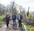 По вулиці Чернецького продовжується встановлення обмежувальних бордюрів, що розділяють проїзну частину дороги від тротуару та  ведеться  відновлення пішохідної зони.
