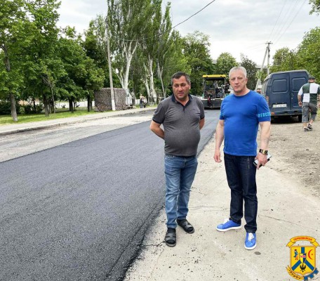 Міський голова Олег Демченко проінспектував ремонтні роботи по вулиці Герцена. Міський голова Олег Демченко проінспектував ремонтні роботи по вулиці Герцена.