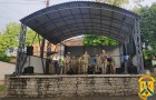 З нагоди 8-річниці створення 40-ї Окремої артилерійській бригади імені Великого князя Вітовта, міська влада спільно із громадською організацією «Ніхто крім нас», організували увечері 25 травня концерт військового оркестру у міському парку культури та відп