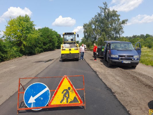 Проінспектували хід виконання дорожньо- ремонтних робіт в напрямку селища Підгородня. Проінспектували хід виконання дорожньо- ремонтних робіт в напрямку селища Підгородня.