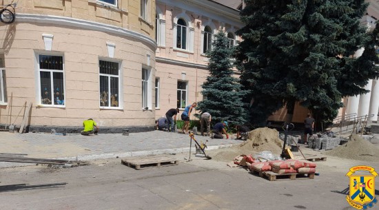 Міська влада продовжує реалізацію проєктів з поточного ремонту доріг комунальної власності. Міська влада продовжує реалізацію проєктів з поточного ремонту доріг комунальної власності.