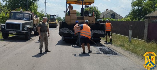 Проінспектувати хід виконання ремонтних робіт дорожнього покриття Проінспектувати хід виконання ремонтних робіт дорожнього покриття