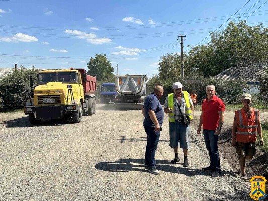 Ремонт дорожньої мережі на території Первомайської громади продовжується. Ремонт дорожньої мережі на території Первомайської громади продовжується.