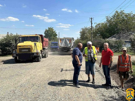    Ремонт дорожньої мережі на території Первомайської громади продовжується. 