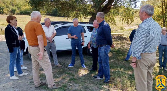 Провели зустріч із головою Синюхино-Брідської сільської територіальної громади Олександром Зубко та старостою Кінецьпільського і Чаусове друге старостинських округів Провели зустріч із головою Синюхино-Брідської сільської територіальної громади Олександром Зубко та старостою Кінецьпільського і Чаусове друге старостинських округів