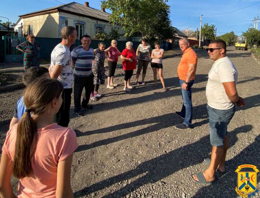  Погодні умови сприяють продовженню проведення ремонтних робіт по усуненню аварійності дорожньої мережі Первомайської громади.&nbsp; 