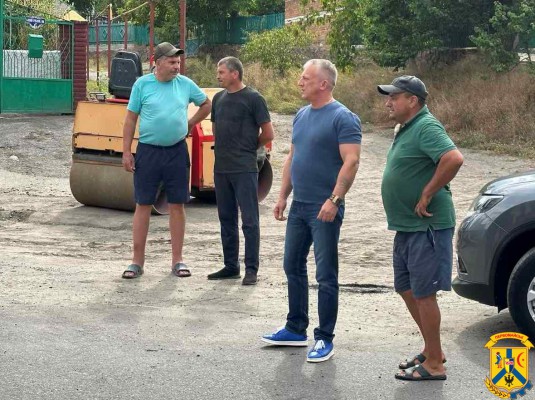 У вихідні дні в Первомайській громаді не припиняються роботи по благоустрою та облаштуванню території. У вихідні дні в Первомайській громаді не припиняються роботи по благоустрою та облаштуванню території.
