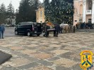 27 грудня 2024 року, на центральній площі імені Тараса Шевченка, жителі Первомайської територіальної громади попрощалися із загиблим воїном Кіфоренком Юрієм Юрійовичем