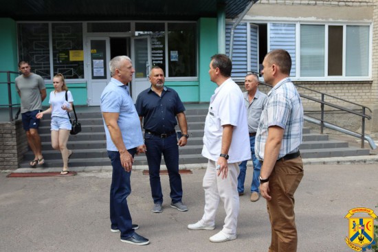 Очільник Первомайської громади Олег Демченко здійснив об’їзд медичних установ Очільник Первомайської громади Олег Демченко здійснив об’їзд медичних установ