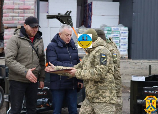 16 січня 2025 року очільник Первомайської громади Олег Демченко разом із заступником Володимиром Рябченком та представниками Благодійного фонду «Південна Гарда» передали кілька таких точок нашим військовослужбовцям 16 січня 2025 року очільник Первомайської громади Олег Демченко разом із заступником Володимиром Рябченком та представниками Благодійного фонду «Південна Гарда» передали кілька таких точок нашим військовослужбовцям