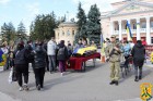14 жовтня 2025 року Первомайська громада знову схилила голову в скорботі. Цей день став днем глибокого болю — мешканці проводжали в останню путь земляка, солдата Романіка Олександра Михайловича, позивний «Фантазер»