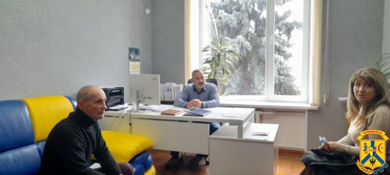 08 жовтня 2025 року в приміщенні виконавчого комітету Первомайської міської ради відбулася робоча нарада з питань функціонування прийомних сімей