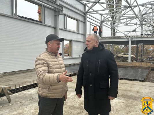 7 листопада 2025 року очільник Первомайської міської територіальної громади Олег Демченко відвідав будівельний майданчик, де триває спорудження нової станції &laquo;ОСВ-1&raquo;