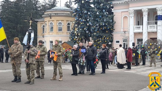 20 грудня 2025 року рідні, друзі, побратими, військовослужбовці та мешканці громади зі сльозами на очах утворили живий коридор, зустрічаючи загиблого Героя &mdash;&nbsp; солдата Гранковського Романа Юрійовича