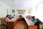 21 квітня 2025 року у залі засідань виконавчого комітету Первомайської міської ради відбулася чергова робоча нарада під керівництвом міського голови Олега Демченка
