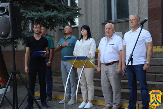 25 липня 2025 року перед будівлею Первомайської міської ради відбулися урочисті заходи з нагоди річниці створення військової частини А2709