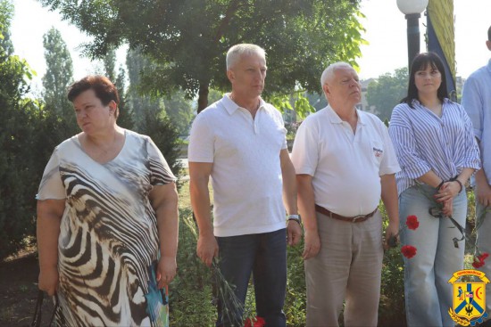 28 липня 2025 року в сквері Небесної сотні в місті Первомайськ відбувся мітинг-реквієм, приурочений до Дня вшанування пам’яті Захисників та Захисниць України, учасників добровольчих формувань та цивільних осіб, які були страчені, закатовані або загинули