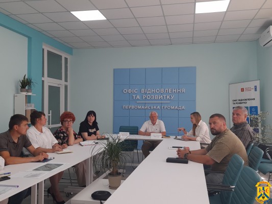 08 липня 2025 року в Офісі відновлення та розвитку Первомайської громади відбулася онлайн-зустріч з представниками Ramb&oslash;ll, Данського Фонду з відновлення України (GAU-Fonden) та Посольства Данії