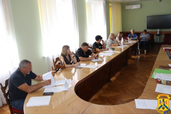 18 серпня 2025 року у виконавчому комітеті Первомайської міської ради відбулося організаційне засідання комісії з підготовки до проведення оцінювання потреб внутрішньо переміщених осіб. Засідання очолив заступник міського голови Володимир Рябченко