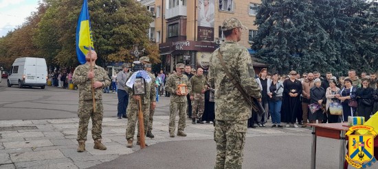 18 вересня 2025 року Первомайська громада схилила голови у глибокій скорботі, проводжаючи в останню путь нашого земляка, мужнього воїна, справжнього патріота — Вольського Віктора Миколайовича