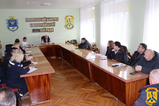 19 січня 2026 року у залі засідань виконавчого комітету відбулося позачергове засідання комісії з питань техногенно-екологічної безпеки та надзвичайних ситуацій під головуванням Дмитра Малішевського