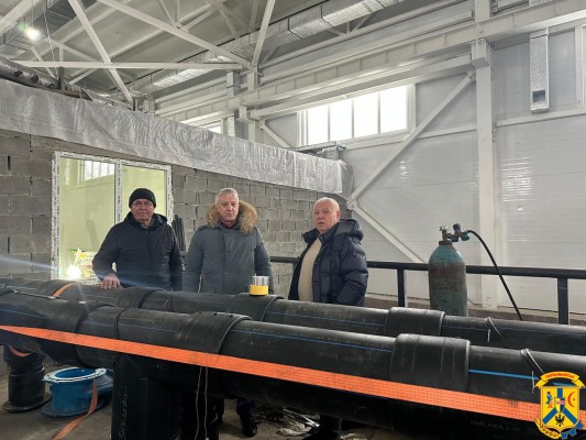 26 січня 2026 року міський голова Олег Демченко спільно з першим заступником Дмитром Малішевським здійснили черговий робочий виїзд на будівельний майданчик нової очисної споруди води ОСВ-1