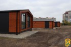 12 жовтня 2026 року очільник Первомайської міської територіальної громади Олег Демченко спільно з першим заступником міського голови Дмитром Малішевським здійснили черговий робочий виїзд на територію, де облаштовується модульне містечко 
