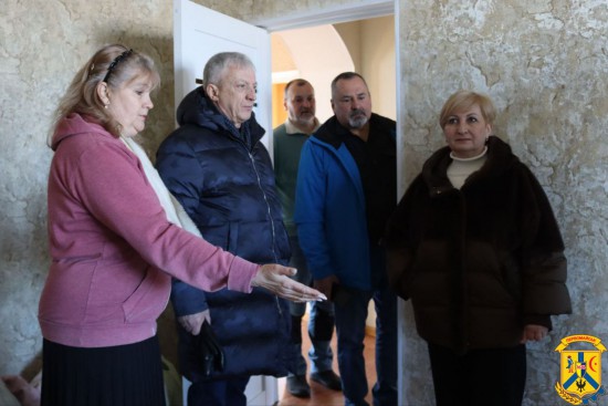 19 лютого 2026 року очільник Первомайської міської територіальної громади Олег Демченко спільно із заступником міського голови Володимиром Рябченком та начальницею управління "Служби у справах дітей" Тетяною Букіною здійснили робочий візит до ДБСТ