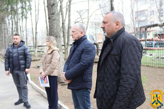 2 квітня 2026 року очільник Первомайської міської територіальної громади Олег Демченко спільно із заступником міського голови Володимиром Рябченком та директоркою Первомайського центру соціальних служб провели робочу зустріч ізпредставниками Данської ради