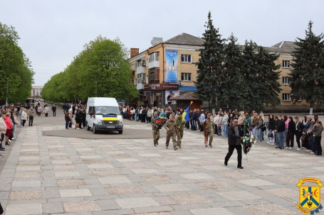 20 квітня 2026 року Первомайщина знову схилила голови в скорботі, проводжаючи в останню путь свого сина &mdash; мужнього захисника України, солдата Дудника Олександра Анатолійовича