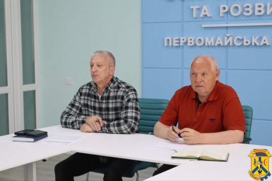 11 травня 2026 року в Офісі відновлення та розвитку Первомайської громади відбулася робоча онлайн-зустріч, присвячена питанням укладення контракту в межах реалізації масштабного проєкту реконструкції магістрального водогону у місті Первомайськ