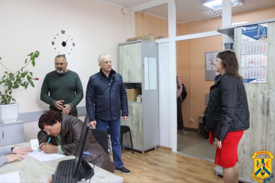 13 травня 2026 року у Первомайську розпочалася видача продуктових наборів для родин загиблих під час війни з російською федерацією, сімей зниклих безвісти та тих військовослужбовців, які нині перебувають у полоні
