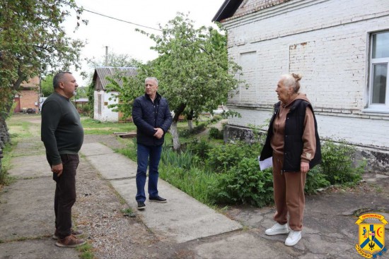 13 травня 2026 року очільник Первомайської міської територіальної громади Олег Демченко спільно із заступником міського голови Володимиром Рябченком здійснили робочий виїзд до відділення стаціонарного догляду територіального центру