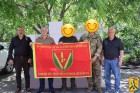  22 травня 2026 року, з нагоди річниці створення однієї з військових частин очільник Первомайської міської територіальної громади Олег Демченко спільно із заступниками передали командуванню частини Почесні грамоти та цінні подарунки