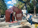 18 червня 2026 року очільник Первомайської міської територіальної громади Олег Демченко спільно з першим заступником міського голови Дмитром Малішевським та начальником УЖКГ Олександром Лисим відвідали будівельний майданчик у сквері Перемоги