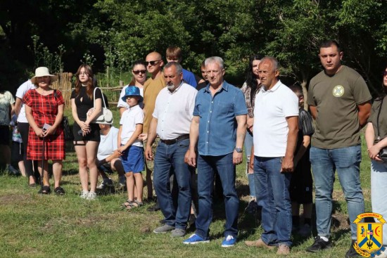 19 червня 2026 року на базі кінологічного центру &laquo;АЯКС&raquo; відбувся благодійний ярмарок, організований з метою підтримки Збройних Сил України, ветеранів, родин загиблих Захисників і Захисниць України, сімей безвісти зниклих військовослужбовців та дітей-сиріт